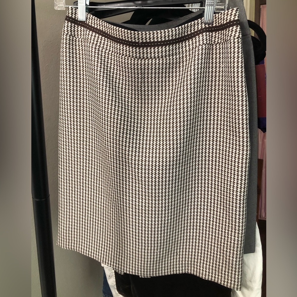 Tahari Arthur S. Levine pencil skirt